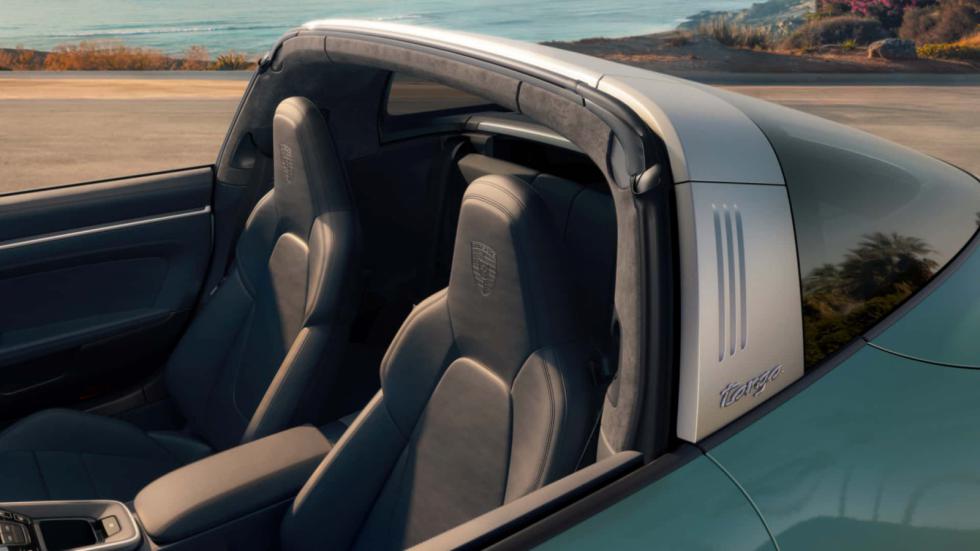 Ντεμπούτο για την ανανεωμένη Porsche 911 Carrera 4S 